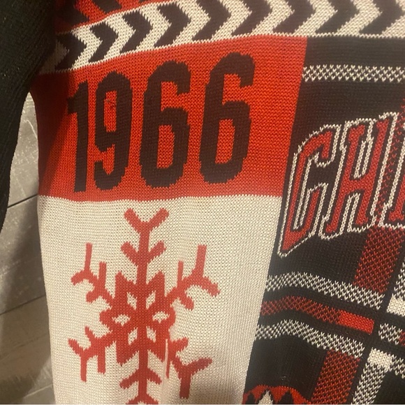 NBA Chicago Bulls Knit Sweater Red Black White Crewneck Pullover Medium - Picture 3 of 11